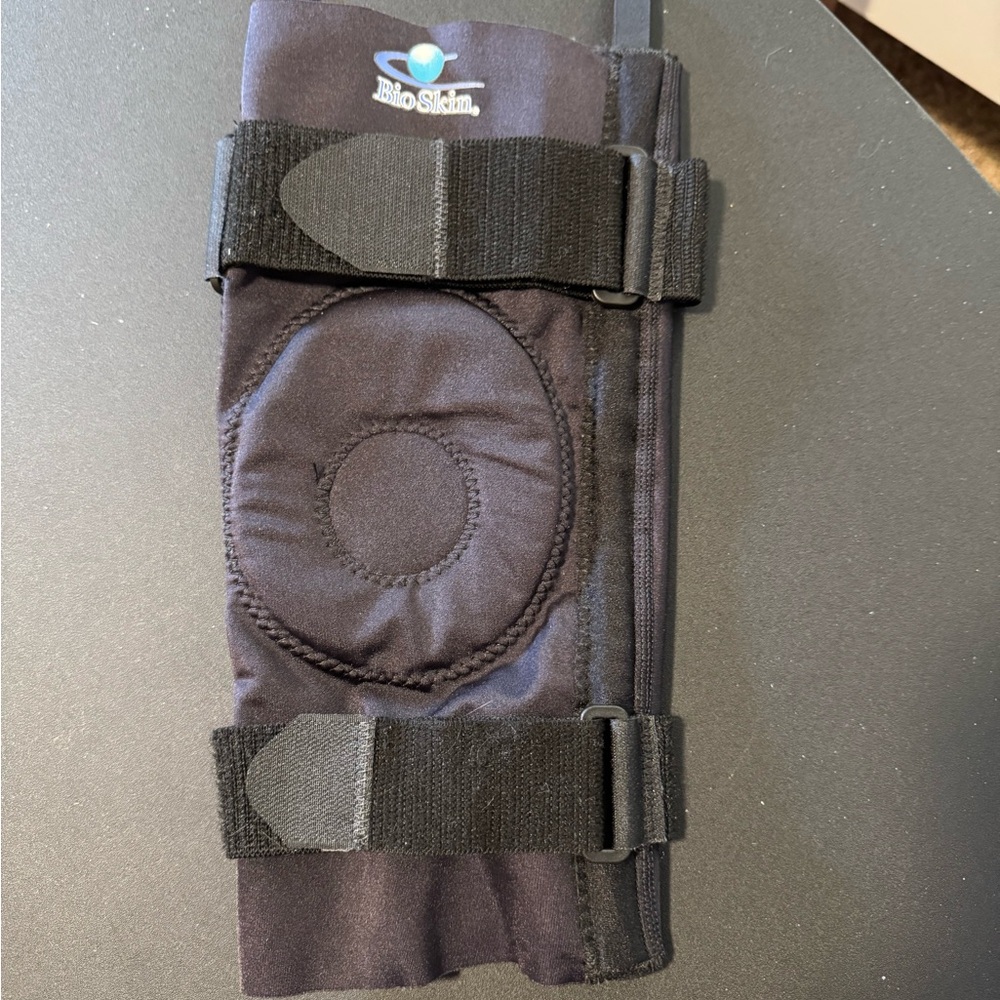 Bio Skin Black Knee Brace